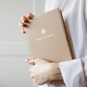 planer-kalendarz-2026-beż-elegancki