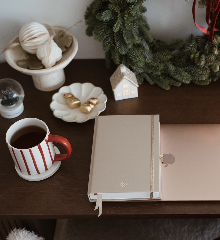 minimalistyczny beżowy planer kalendarz 2025 planner dzienny